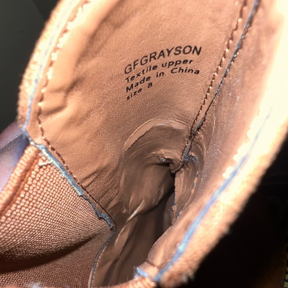 Ladies Womens sz 8 Guess tan/brown suede 4 1/2” wedge booties boots - Picture 6 of 7